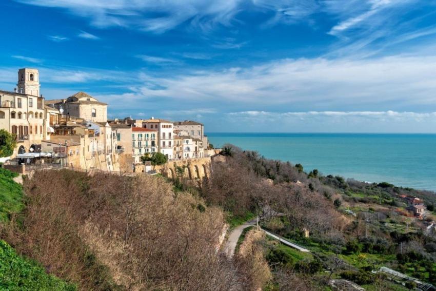 Eli 'S Home Vasto Exterior photo